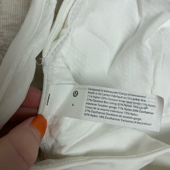 NWOT lululemon sports bra - Picture 3 of 3